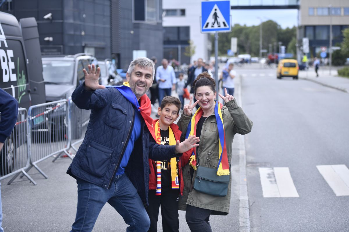 FOTO Viking - FCSB, sosire roș-albaștri la stadion și atmosferă