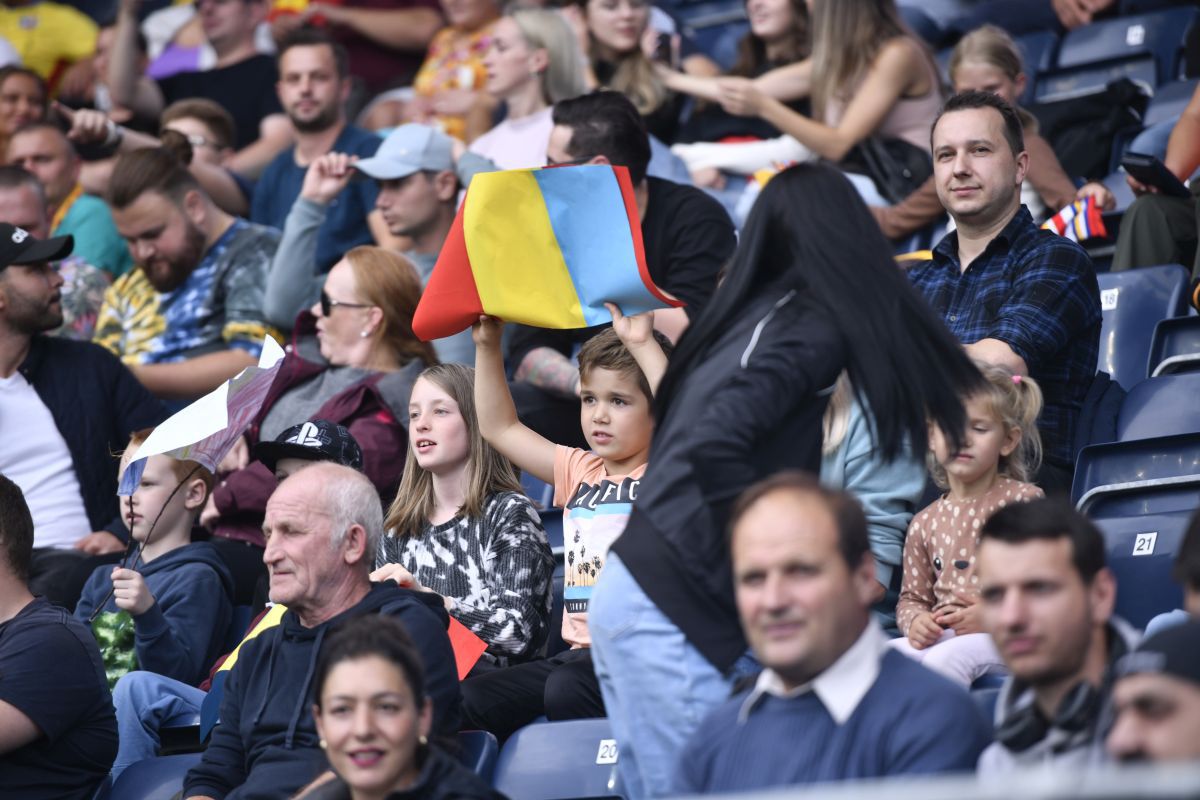 FOTO Viking - FCSB, sosire roș-albaștri la stadion și atmosferă