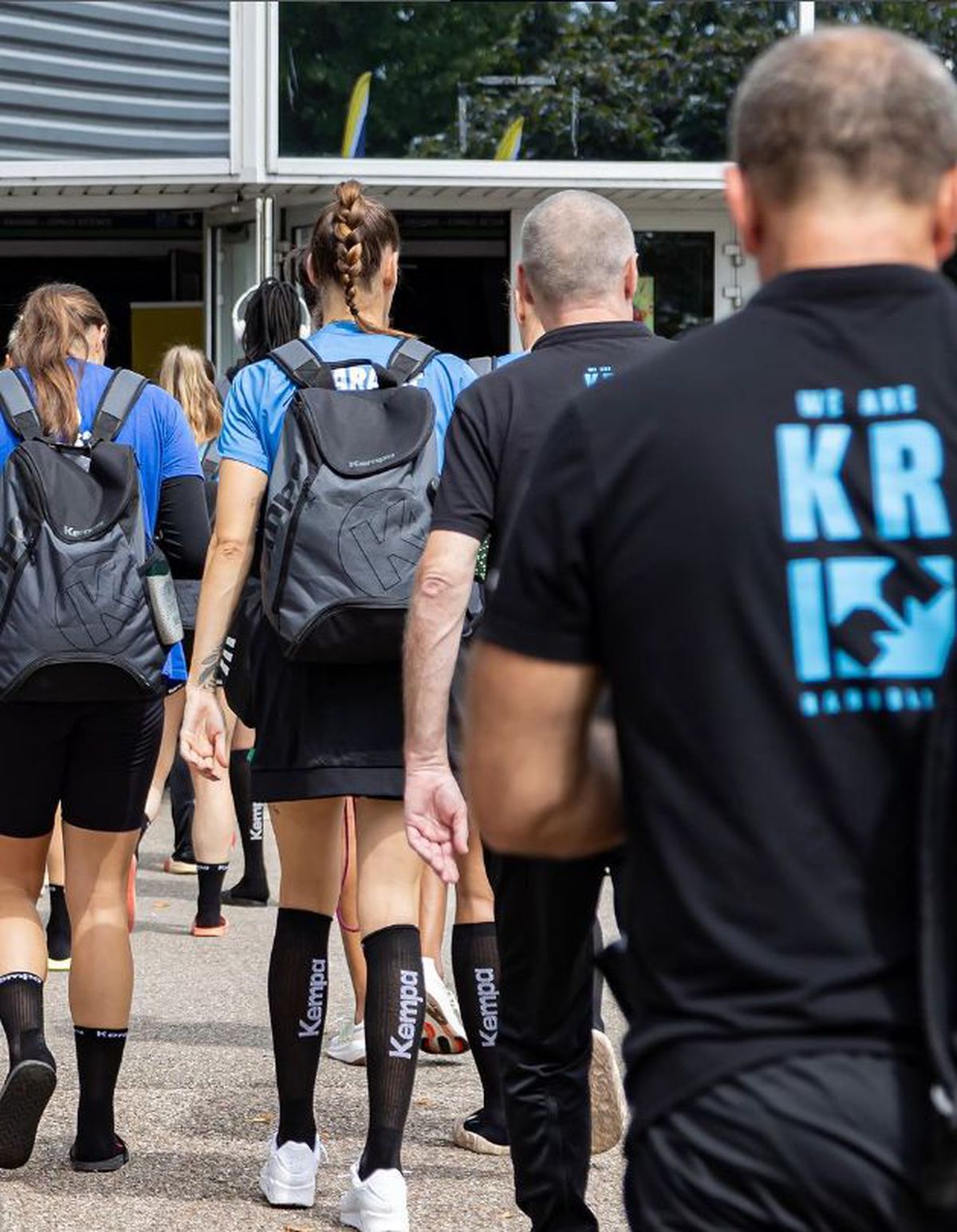 Decizie controversată în Liga Campionilor » Adversara Rapidului și-a prezentat noile echipamente cu un model NUD!