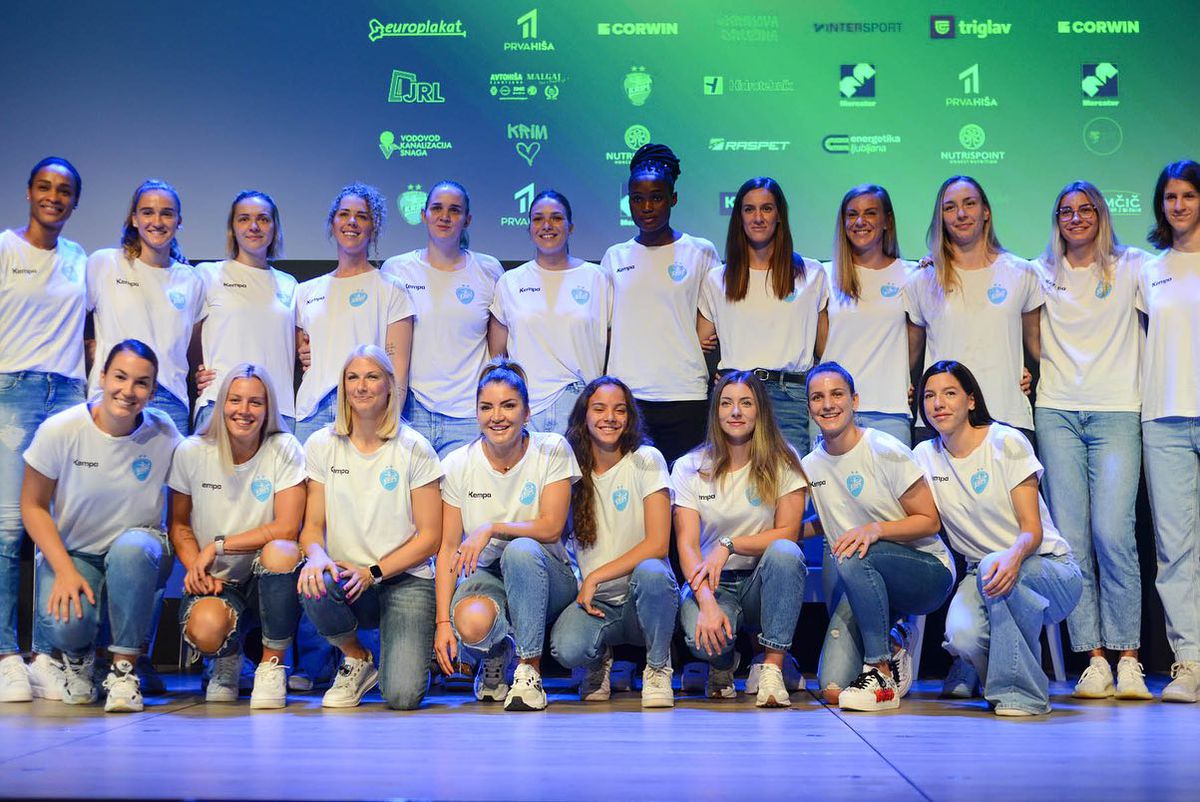 Decizie controversată în Liga Campionilor » Adversara Rapidului și-a prezentat noile echipamente cu un model NUD!