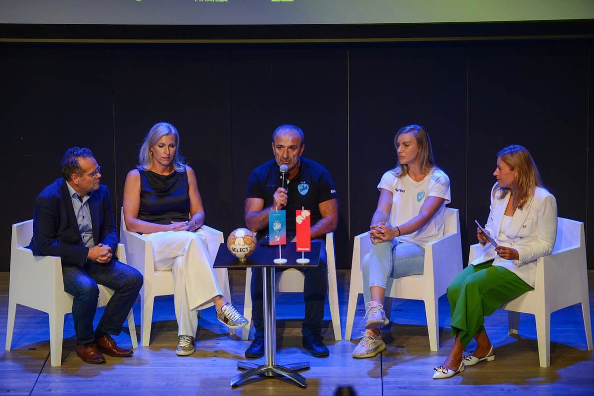 Decizie controversată în Liga Campionilor » Adversara Rapidului și-a prezentat noile echipamente cu un model NUD!