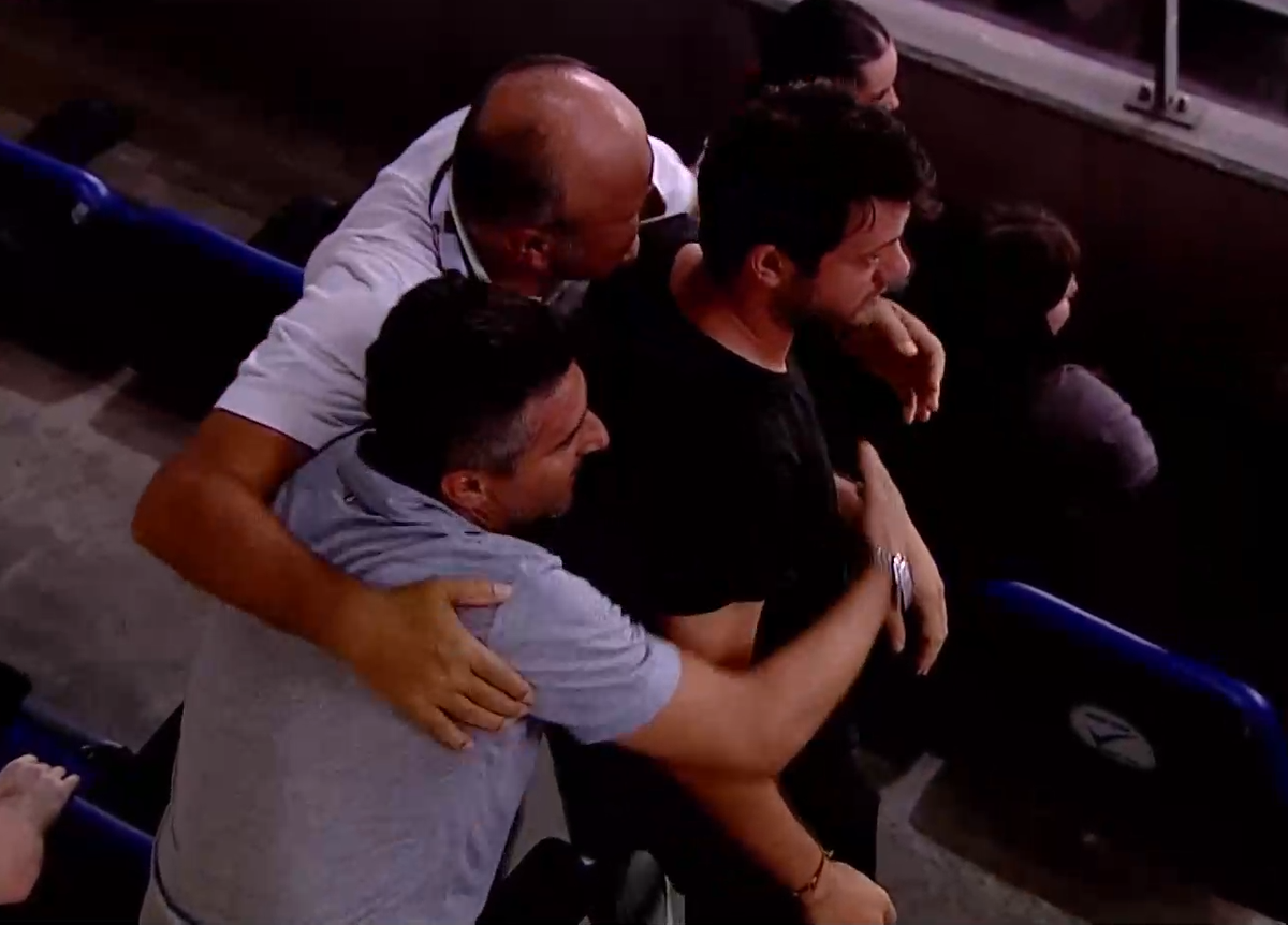 Adrian Mititelu și-a anunțat retragerea de la FCU Craiova: „Gata, nu mă mai vedeți!” » Cine preia clubul + primele mutări