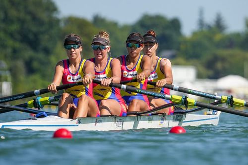 Barca feminină de 4 rame U19, medaliată cu aur la Campionatele Mondiale Foto: Facebook FR Canotaj