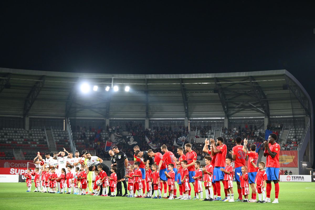 Suporterii și-au pierdut răbdarea! Ce s-a întâmplat după Hermannstadt - FCSB: imaginile surprinse pe gazon