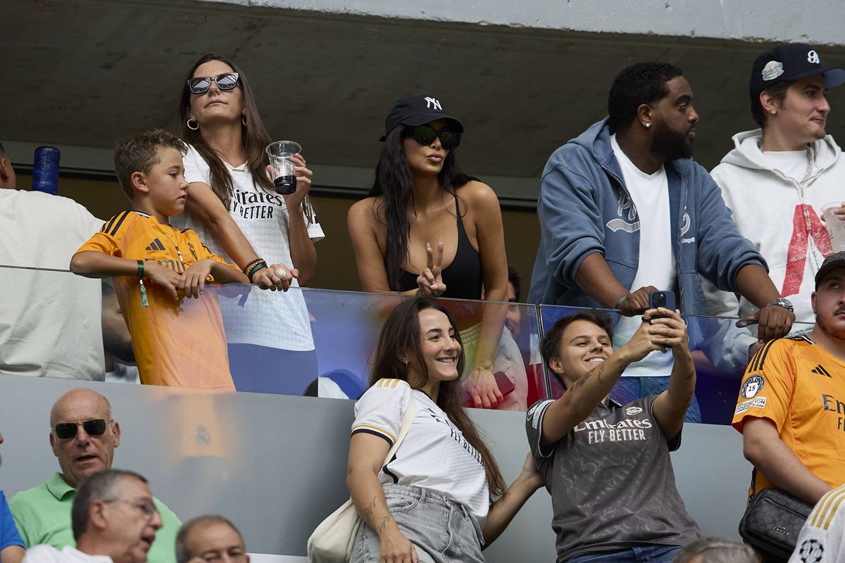 Kim Kardashian a mers acasă la fotbalistul lui Real Madrid, înaintea meciului cu Valladolid » Cei doi s-au fotografiat împreună