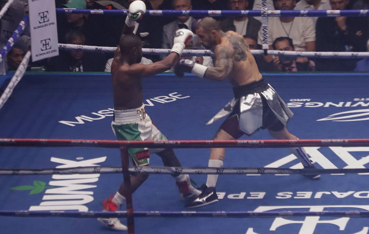 Floyd Mayweather, meci demonstrativ cu John Gotti