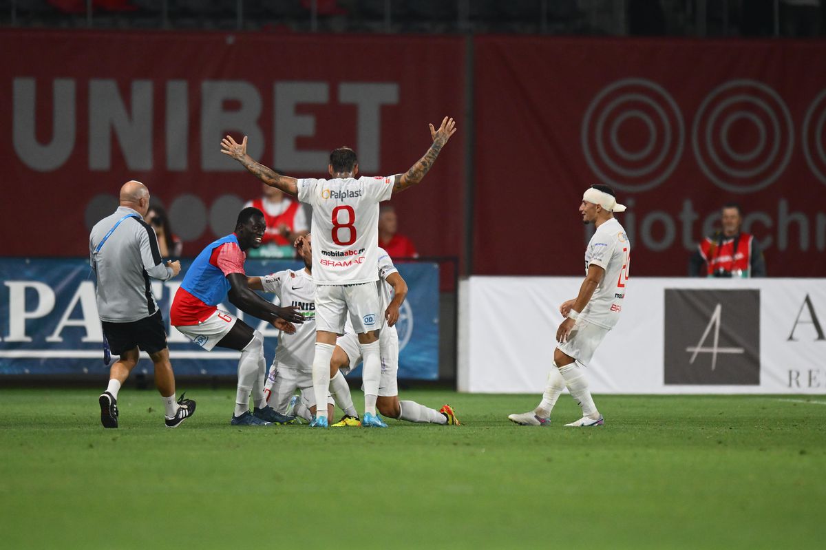 Gigi Becali a râs de un titular după ce FCSB a ajuns penultima în Superliga: „Am avut mare noroc cu el”