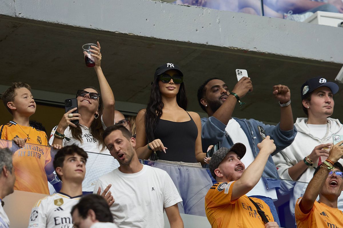 Kim Kardashian a mers acasă la fotbalistul lui Real Madrid, înaintea meciului cu Valladolid » Cei doi s-au fotografiat împreună