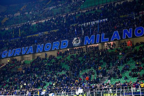 Tifosii lui Inter din Curva Nord umplu constant tribunele pe Giuseppe Meazza la meciurile echipei lui Cristi Chivu / Foto: Imago