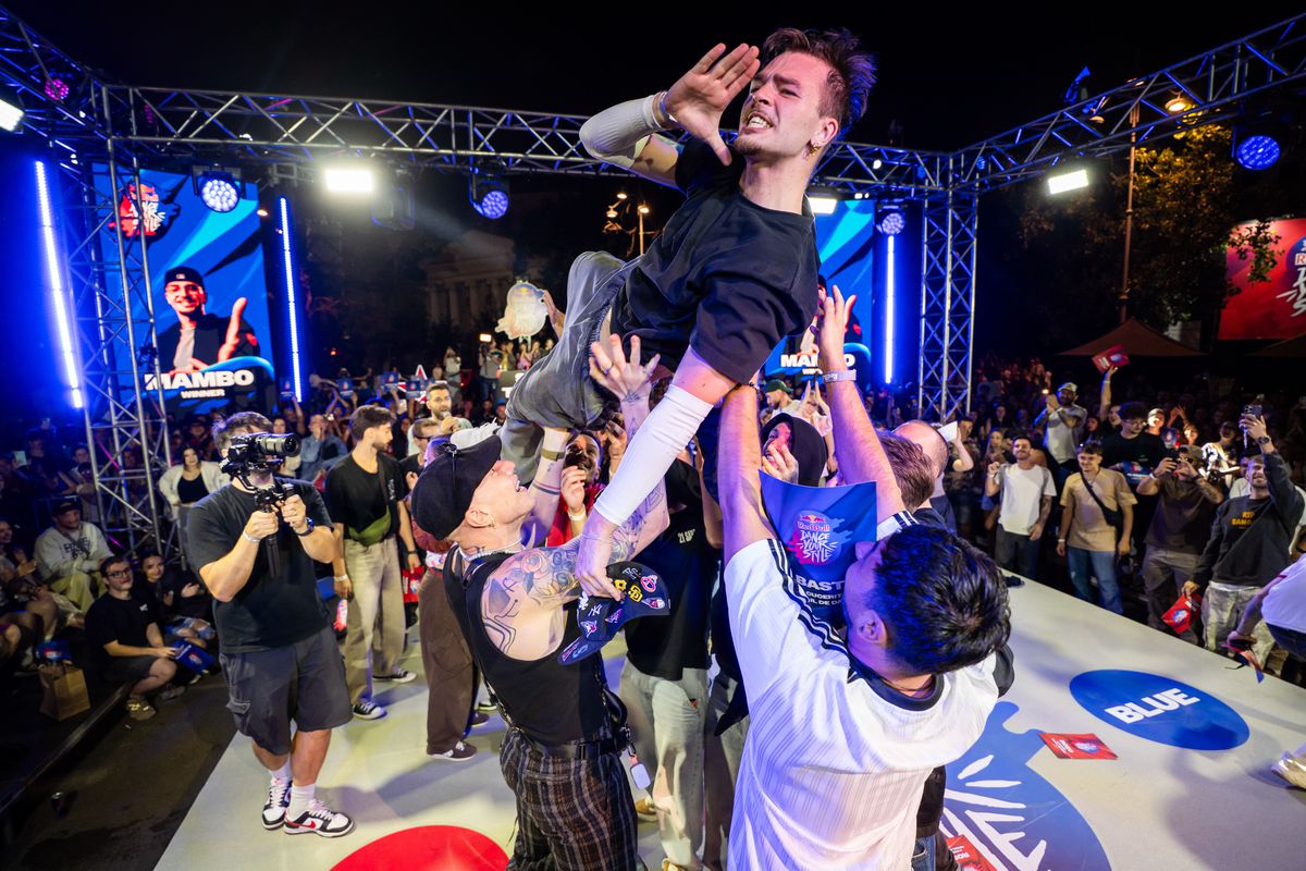 Mambo este câștigătorul celei de-a cincea ediții Red Bull Dance Your Style