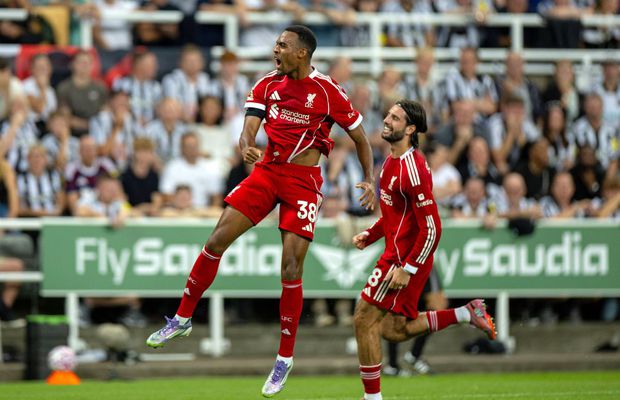 Ce nebunie în Newcastle - Liverpool » Golul victoriei a venit în minutul 90+10: a devenit cel mai tânăr marcator din istoria clubului