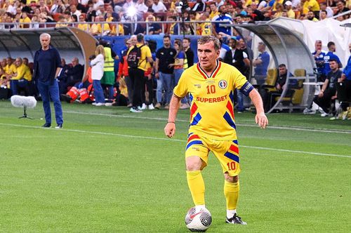 Pe 15 septembrie, Gică Hagi revine în iarbă