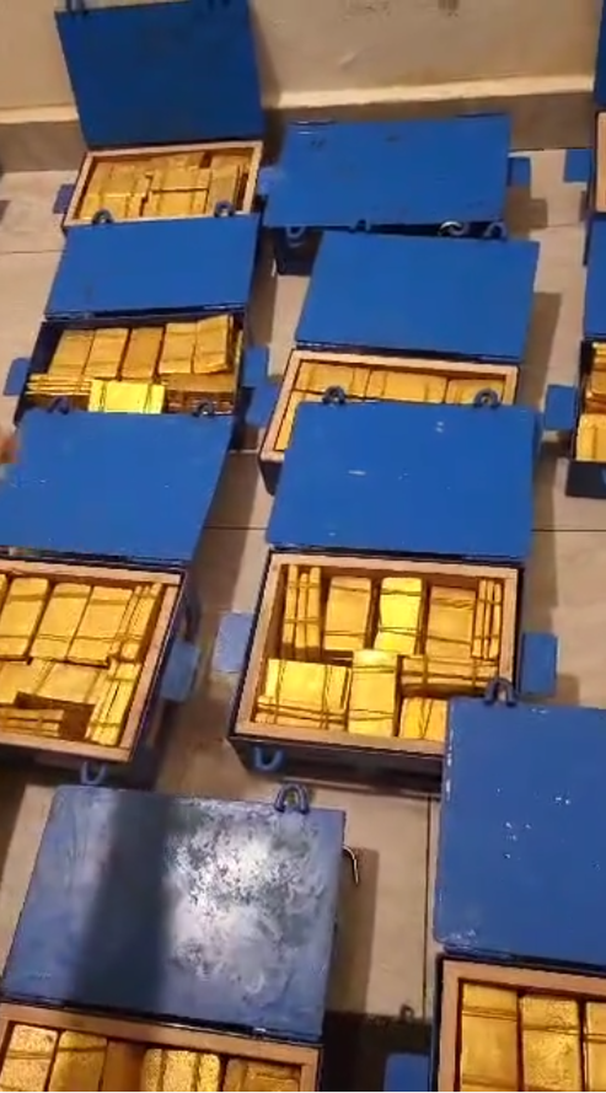 Ioan Varga își numără lingourile de aur