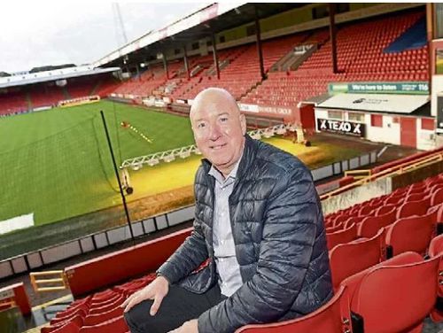 Neil Simpson a jucat 13 sezoane la Aberdeen (1978-1990), având 310 meciuri și 31 de goluri