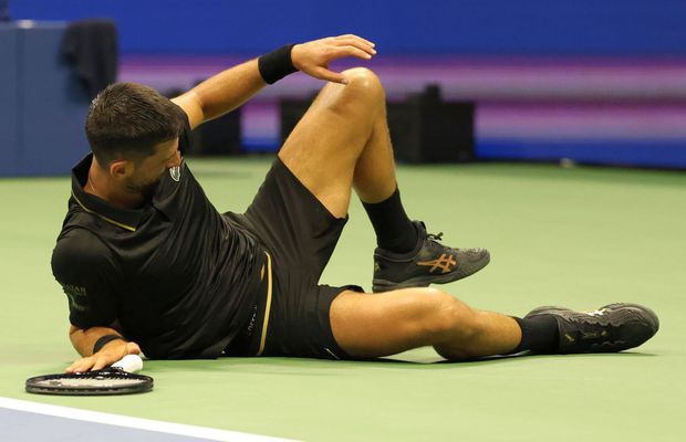 Emoții cu Novak Djokovic în meciul de debut la US Open: de ce a chemat medicul