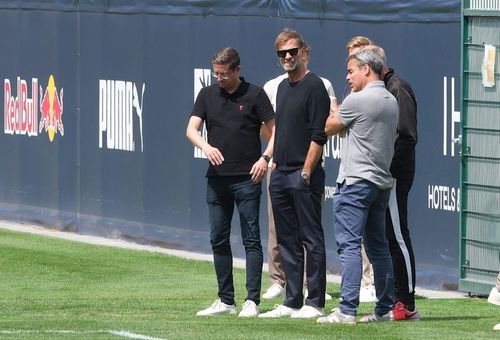 Jurgen Klopp (cu ochelari), la baza de pregătire a lui RB Leipzig / Foto: Bild