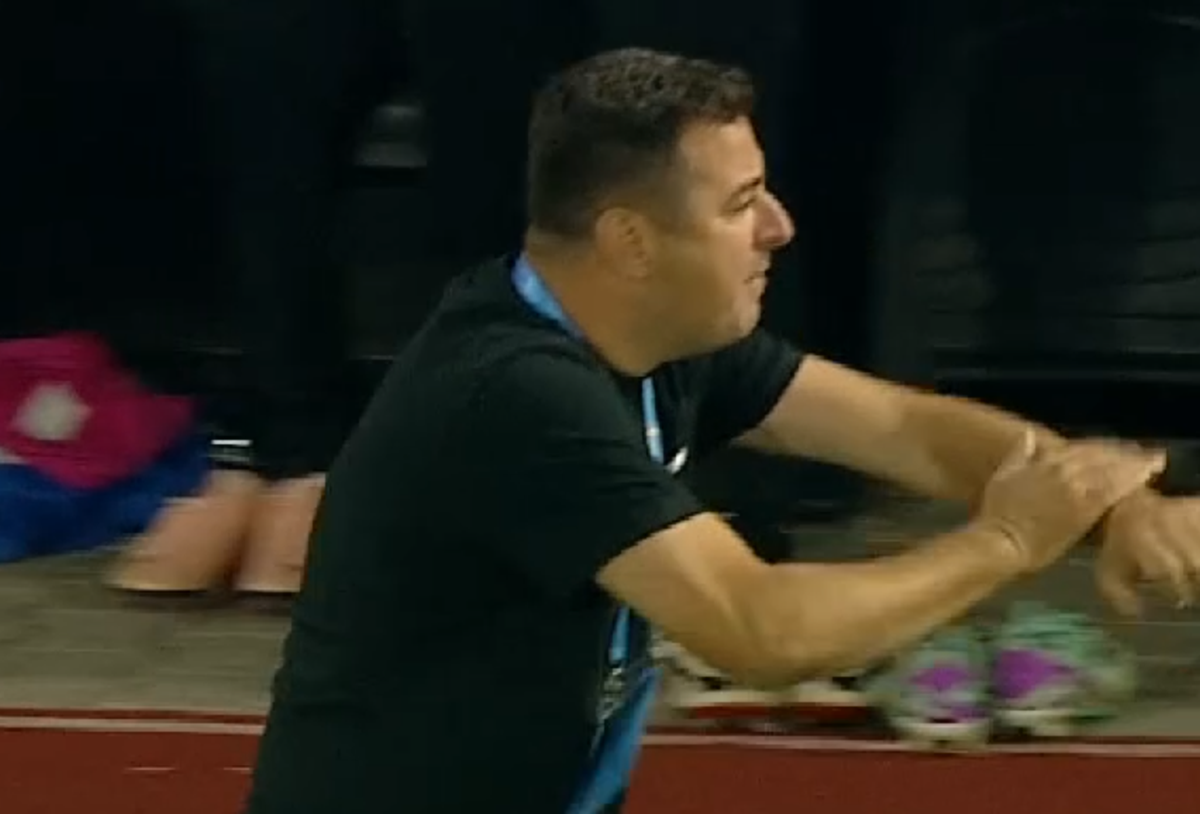 Faza controversată în Hermannstadt - Farul: penalty refuzat în minutul 90 » Ianis Zicu s-a umplut de nervi