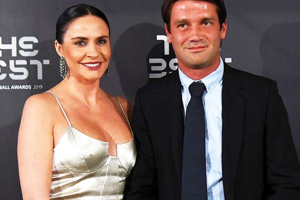 GALERIE FOTO Adelina și Cristi Chivu au strălucit la Gala Fifa The Best » Soțiile jucătorilor au întors toate privirile la evenimentul de la Milano