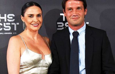 GALERIE FOTO Adelina și Cristi Chivu au strălucit la Gala Fifa The Best » Soțiile jucătorilor au întors toate privirile la evenimentul de la Milano