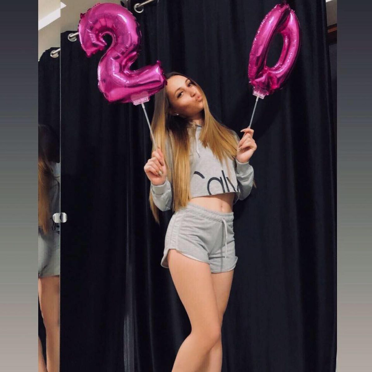 FOTO Noua vedetă de la FCSB are o soră care îşi incită fanii de pe reţelele sociale cu pozele ei