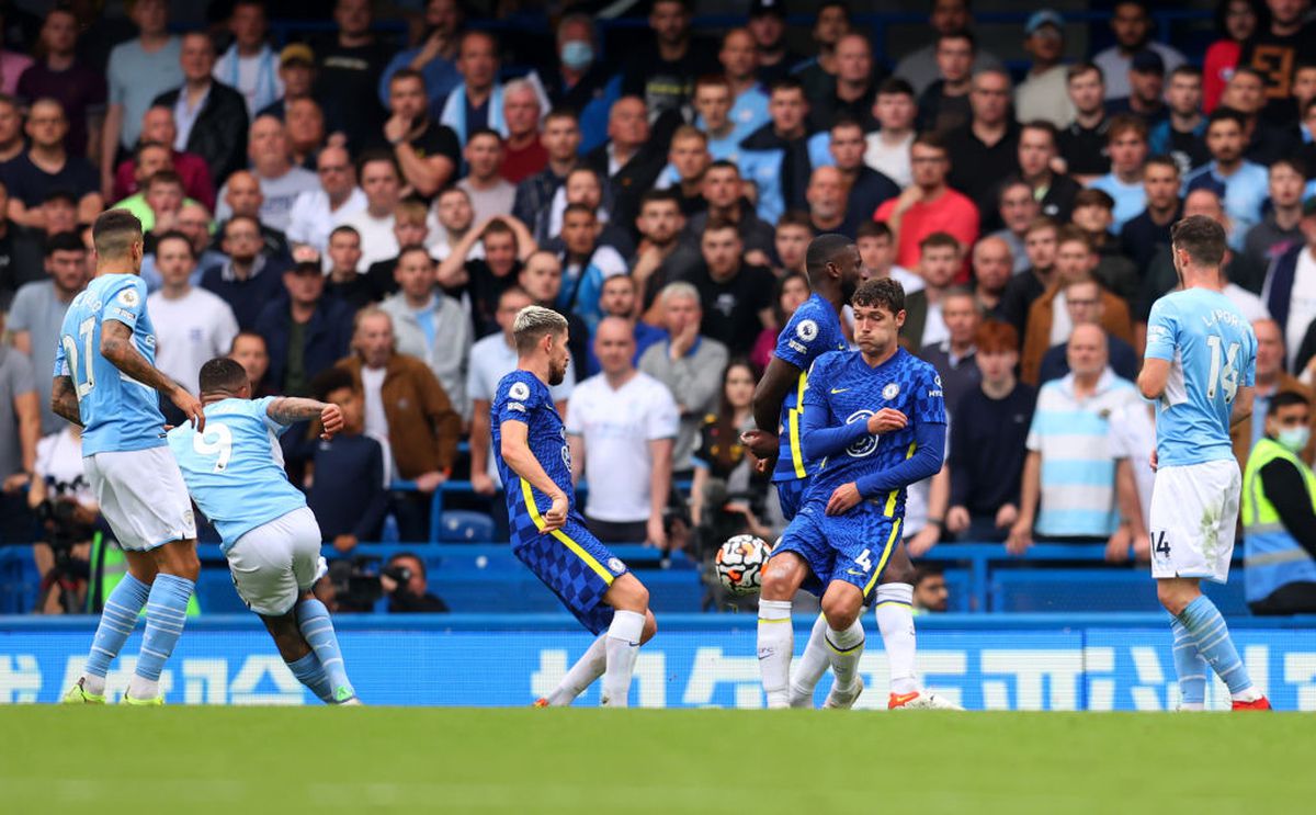 Guardiola e UNIC! A intrat în istorie după un gol norocos » Vezi AICI reușita