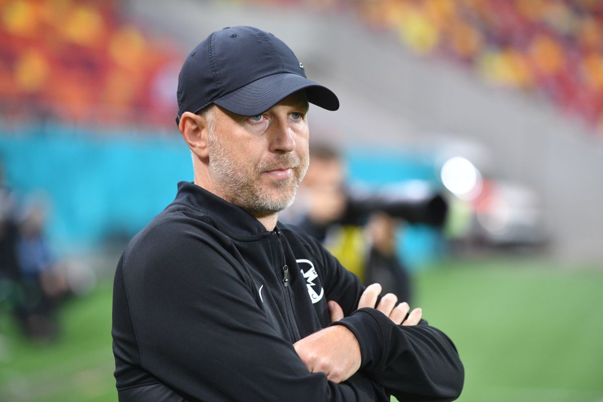 Florin Călinescu, recital la microfon în FCSB - Clinceni: „E vecin cu mine, o aud pe nevastă-sa” + „Îți dau o mașină de spălat folosită puțin”