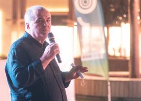 Florin Călinescu, recital la microfon în FCSB - Clinceni: „E vecin cu mine, o aud pe nevastă-sa” + „Îți dau o mașină de spălat folosită puțin”