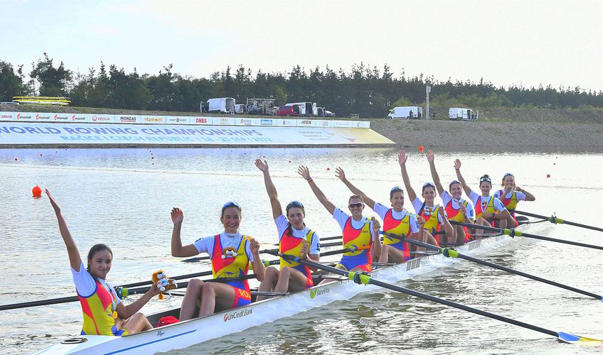 Barca de opt plus unu feminină a României adus duminică la Racice o victorie superbă, în ultima cursă din programul competiției. Tricolorele nu mai câștigaseră în această probă din 2017!
