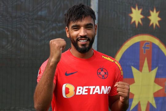 Billel Omrani (30 de ani, atacant) a semnat cu Petrolul.