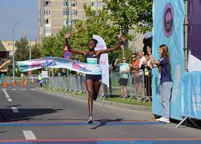 „Nu cred că am făcut România de rușine, cum scriu unii pe Facebook” » Cum explică directorul Brașov Running Festival, faptul că recordul mondial din cursa feminină de 10 km nu a fost omologat din cauza unei greșeli de traseu