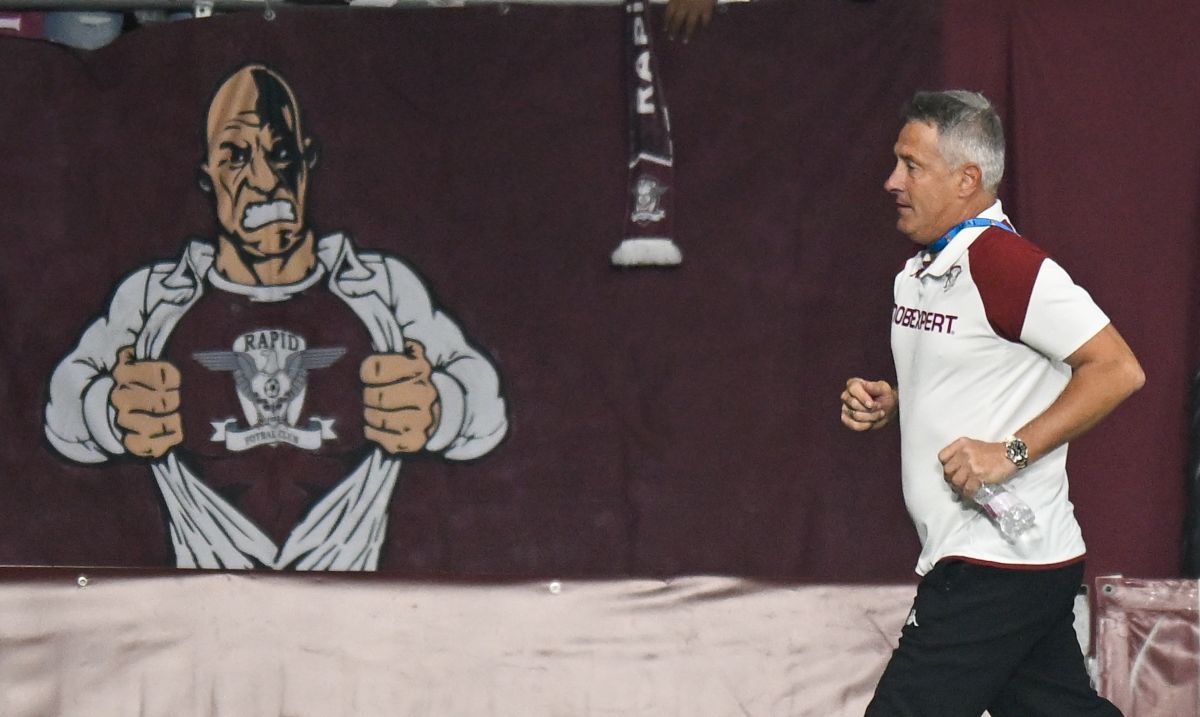 Imagini inedite în Giulești! Cristiano Bergodi a sărbătorit cu jucătorii și cu fanii golul de 3-1