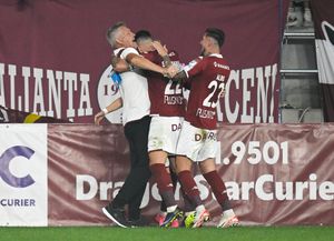 Imagini inedite în Giulești! Cristiano Bergodi a sărbătorit cu jucătorii și cu fanii golul de 3-1