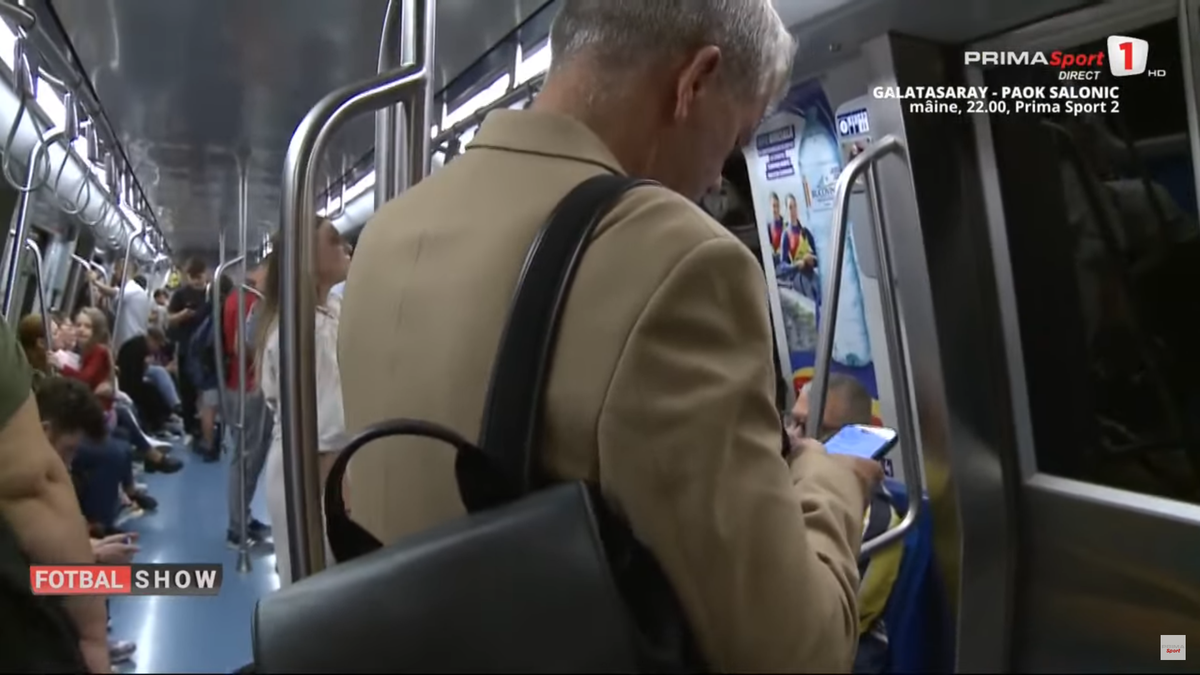 Valeriu Iftime merge cu metroul prin București