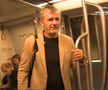 Valeriu Iftime merge cu metroul prin București