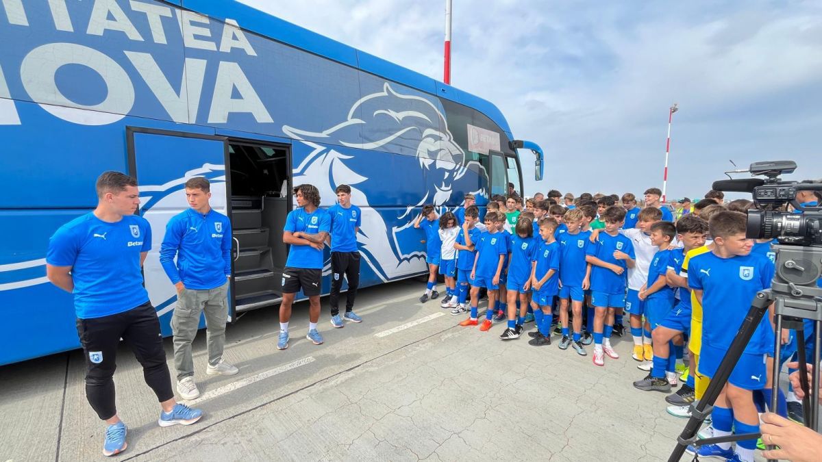 Universitatea Craiova, antrenament la aeroport