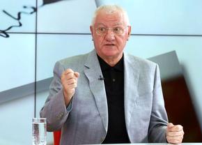 Cu o zi înaintea debutului în Europa League, Dumitru Dragomir nu concepe echipa de start de la FCSB fără doi jucători: „Forțați-l, bă! E cel mai bun!”