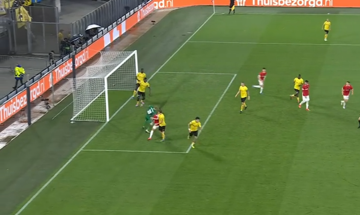 Fiul fostului star al Barcelonei a marcat în Europa League după o fază caraghioasă!