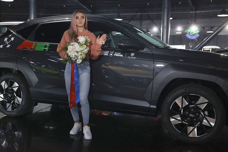 „Ești și frumoasă, și bogată. Și ai și mașină de la Țiriac” » Mihaela Cambei a spus ce a făcut cu automobilul primit cadou