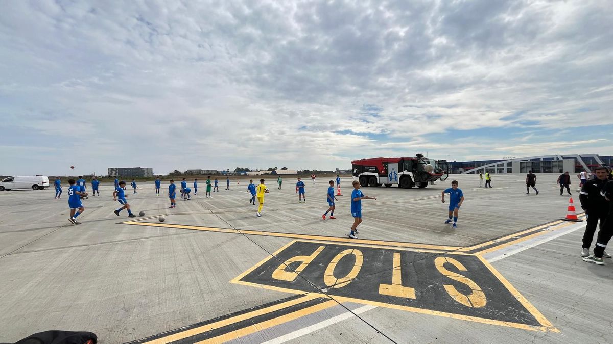 Universitatea Craiova, antrenament la aeroport