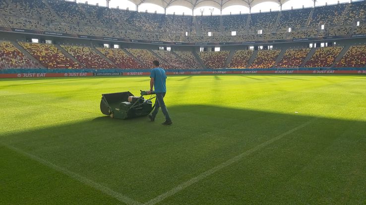 Cum se prezintă gazonul de pe Arena Națională înainte de FCSB - RFS / Foto: Marius Mărgărit