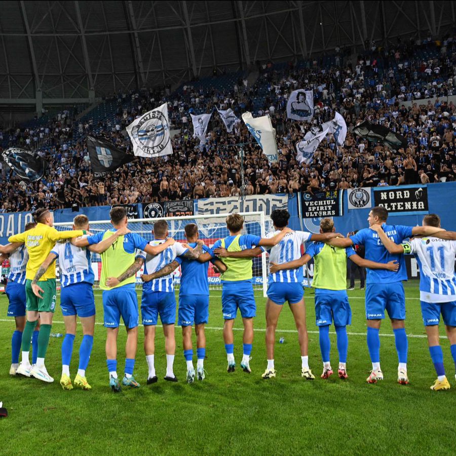 Universitatea Craiova alături de fani / foto: Facebook Miza existentă pentru Craiova - Dinamo, dincolo de punctele puse în joc » Ce urmăresc oltenii