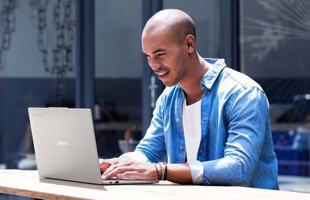 Lenovo lansează Chromebook Plus (14”, 10) și prezintă noua generație de AI hibrid