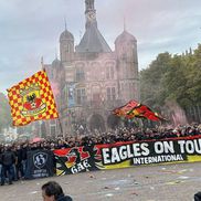 Fanii olandezi înainte de meci/ foto: RTV Oost