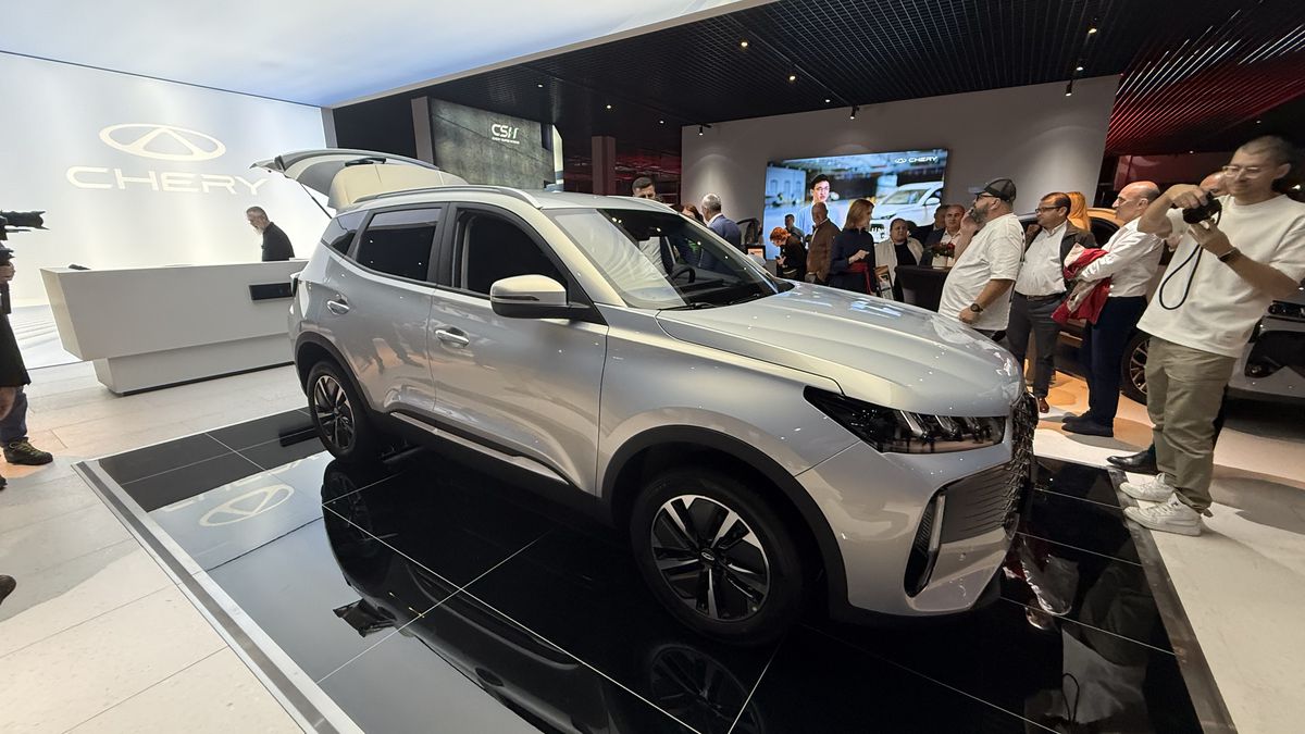 Mașina care schimbă regulile jocului: Românii își pot lua un SUV hibrid nou, mai ieftin decât Dacia Bigster