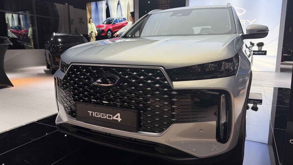 Mașina care schimbă regulile jocului: Românii își pot lua un SUV hibrid nou, mai ieftin decât Dacia Bigster