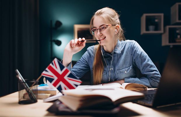 Cum înveți mai bine o limbă străină: autodidact sau cursuri la centre speciale?