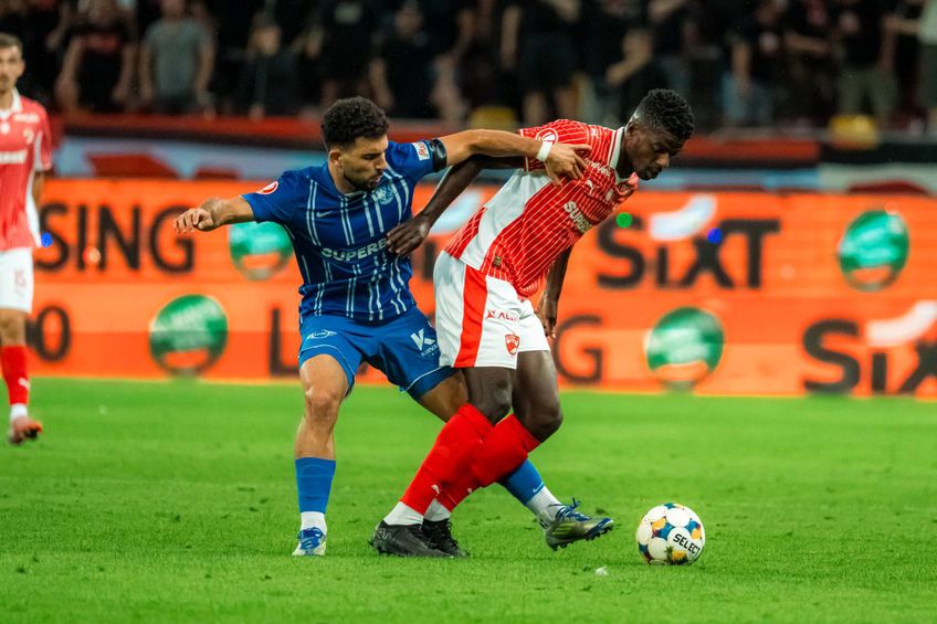 Eddy Gnahore, indisponibil pentru partida cu Univ. Craiova, în timpul meciului cu Farul // foto: Imago