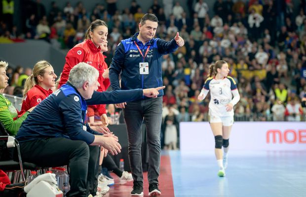 Așteaptă răspunsul lui până mâine! FRH a ofertat primul antrenor pentru a-l înlocui pe Florentin Pera