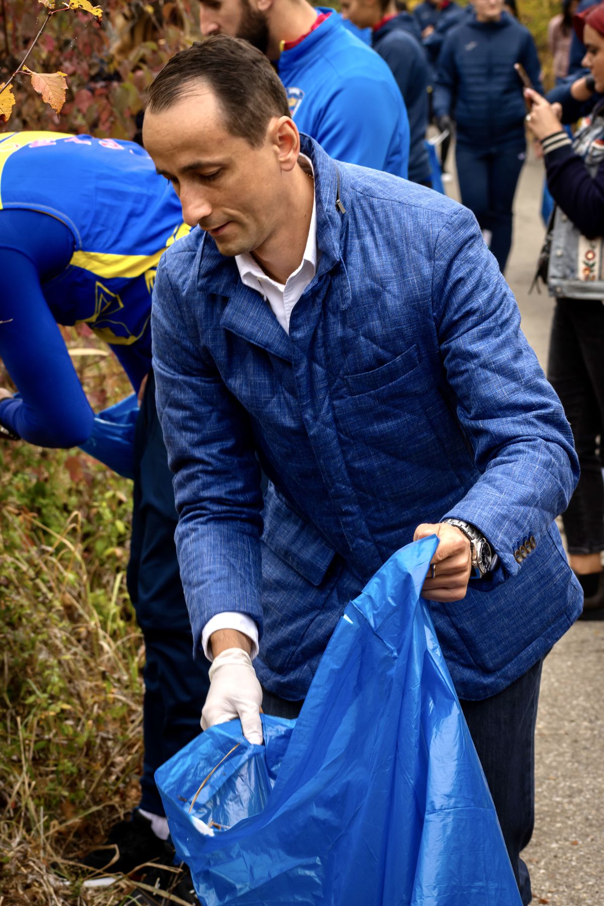 FOTO Canotorii români au strâns un sfert de tonă de deșeuri din Pădurea Snagov la debutul antrenamentelor pentru Jocurile Olimpice de la Tokyo