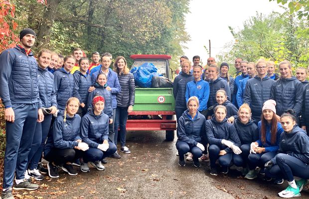 FOTO Canotorii români au strâns un sfert de tonă de deșeuri din Pădurea Snagov la debutul antrenamentelor pentru Jocurile Olimpice de la Tokyo
